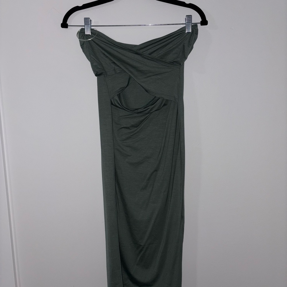 Elegant Green Off-Shoulder Dress